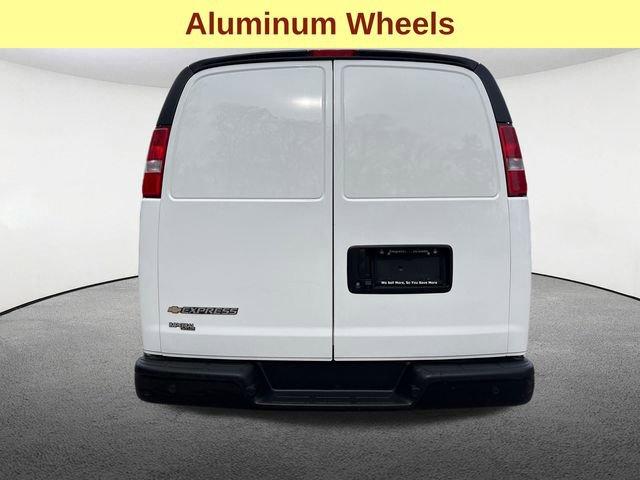 Used 2024 Chevrolet Express 3500 Extended w/ Driver Convenience Package RWD image 10
