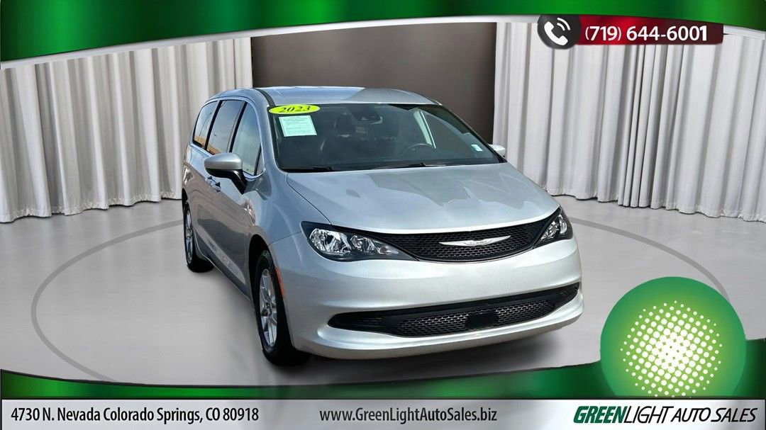 Used 2023 Chrysler Voyager LX image 7
