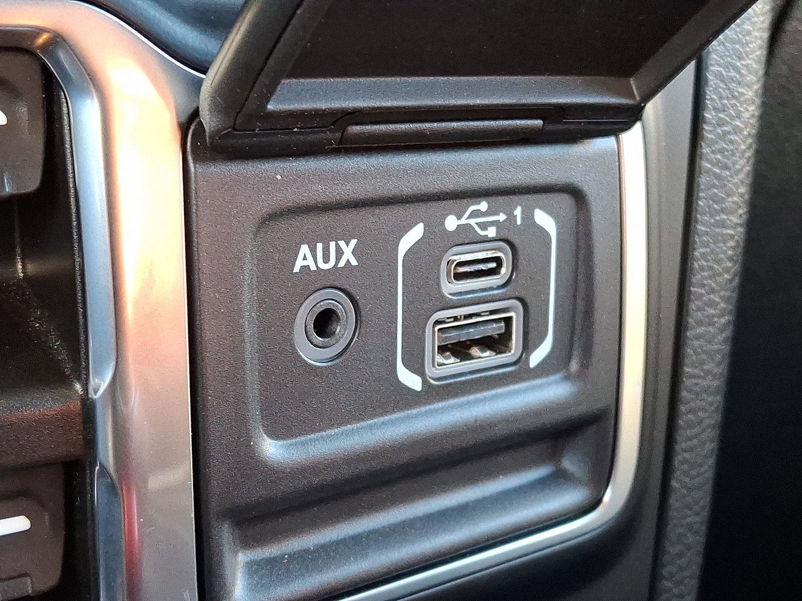 Used 2022 Jeep Wrangler Unlimited Sahara w/ Cold Weather Group image 36