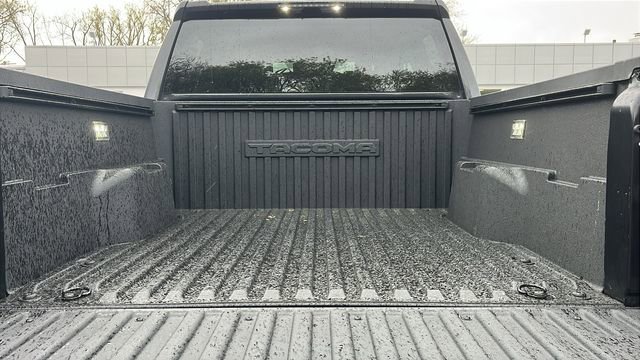 Used 2025 Toyota Tacoma SR5 AWD/4WD image 24