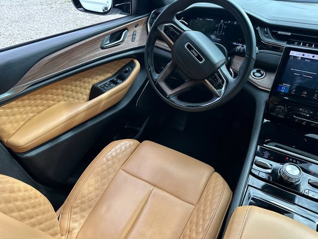Certified 2025 Jeep Grand Cherokee L Summit w/ Advanced Protech Group IV AWD/4WD image 28