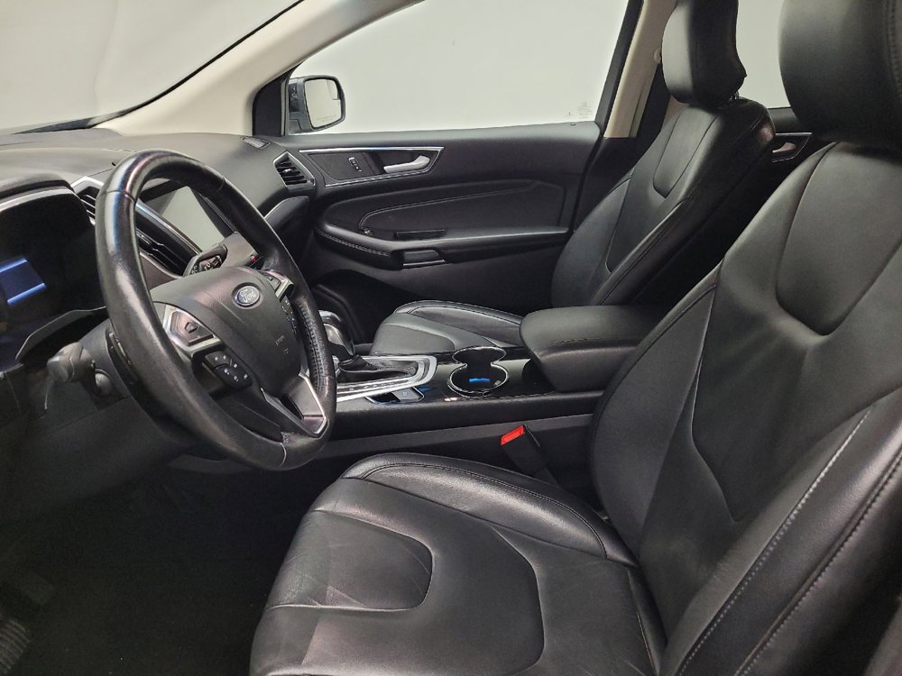 Used 2018 Ford Edge Titanium w/ Cold Weather Package AWD/4WD image 17