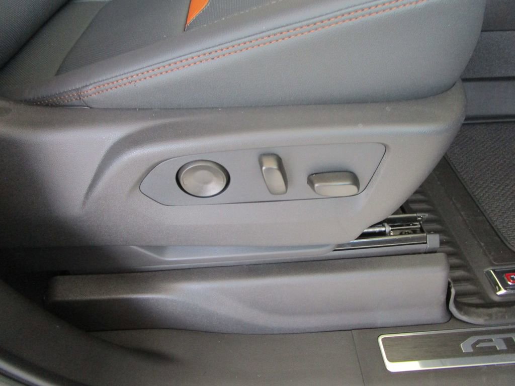 New 2026 GMC Sierra 1500 AT4 w/ Technology Package image 24