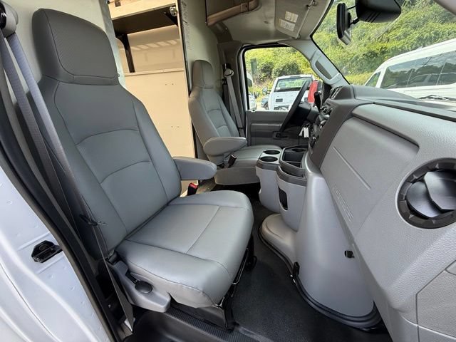 New 2026 Ford E-450 and Econoline 450 Super Duty w/ Power Equipment Group RWD image 24