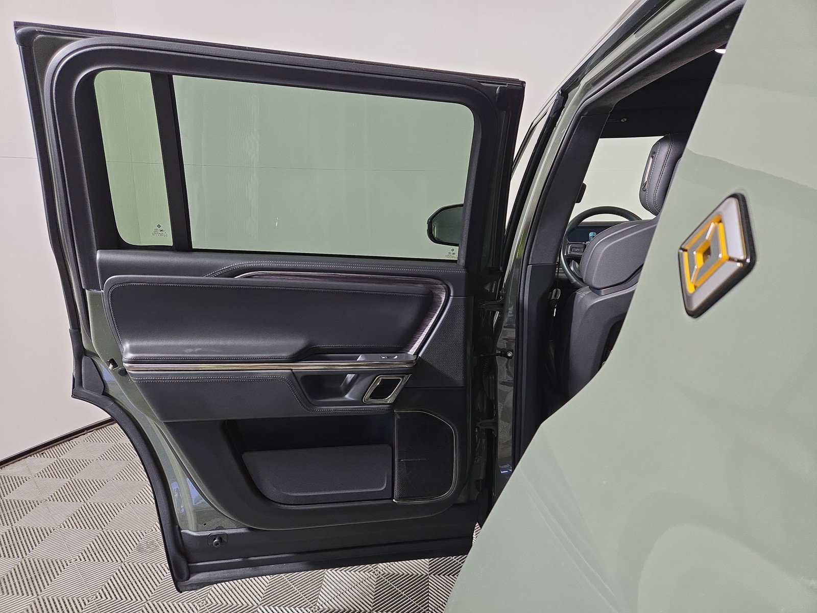 Used 2022 Rivian R1S Launch Edition image 17