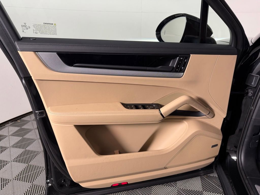 New 2026 Porsche Cayenne Coupe image 24
