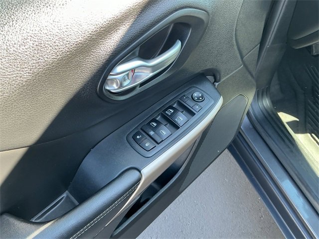 Used 2018 Jeep Cherokee Limited w/ High Altitude Package image 17