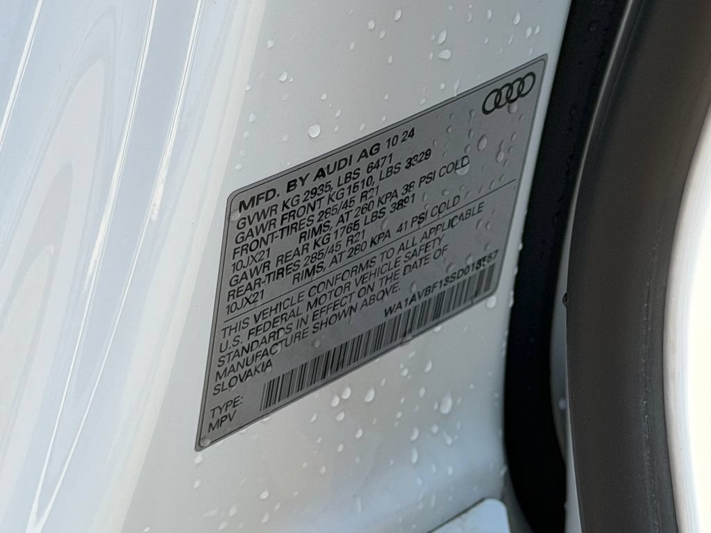 Used 2025 Audi Q8 Premium w/ Convenience Package AWD/4WD image 29