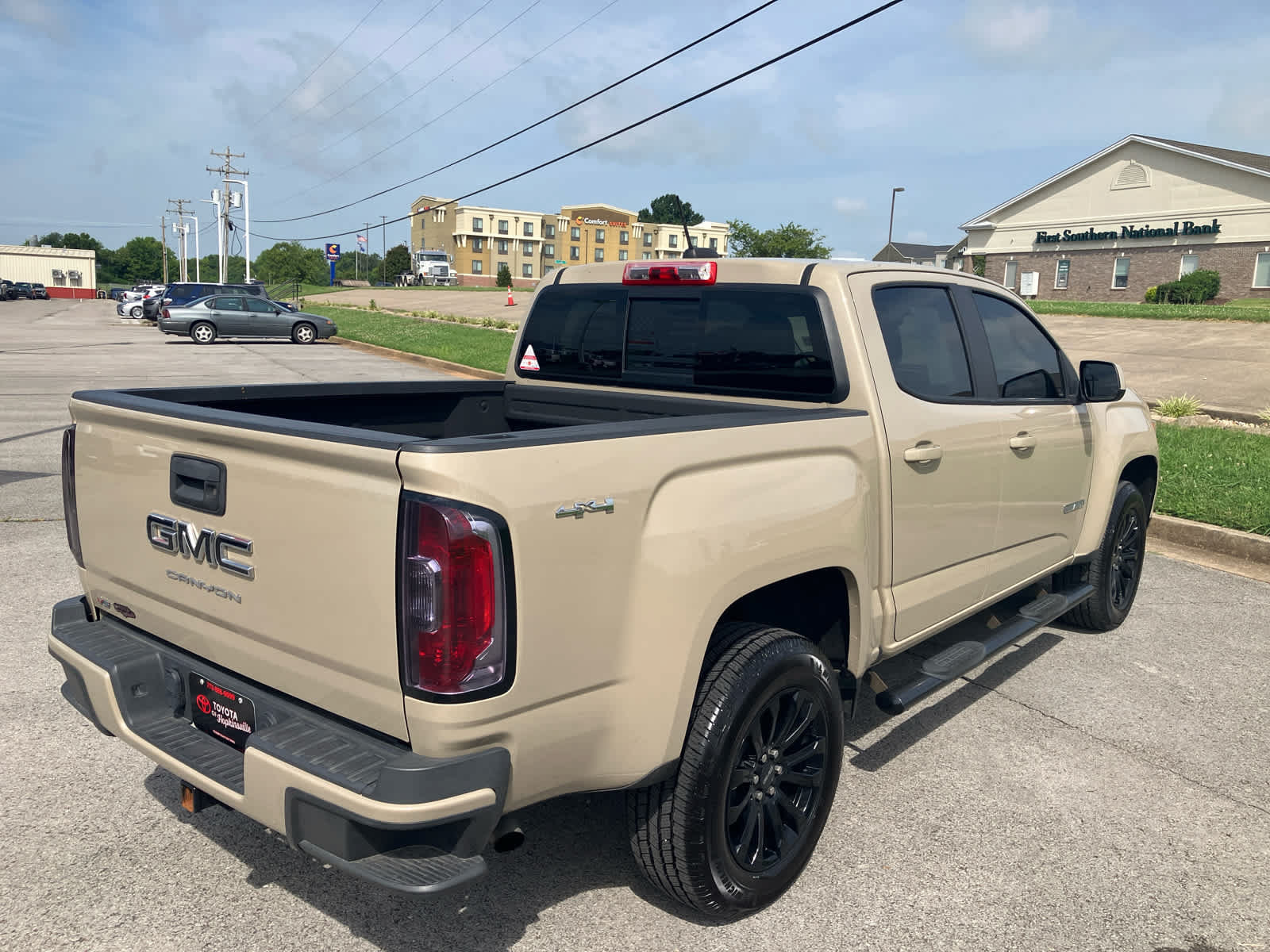 Used 2022 GMC Canyon Elevation w/ Elevation Premium Package AWD/4WD image 7