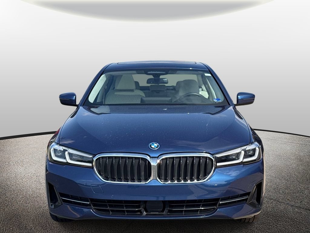 Used 2022 BMW 530e xDrive w/ Premium Package AWD/4WD image 5