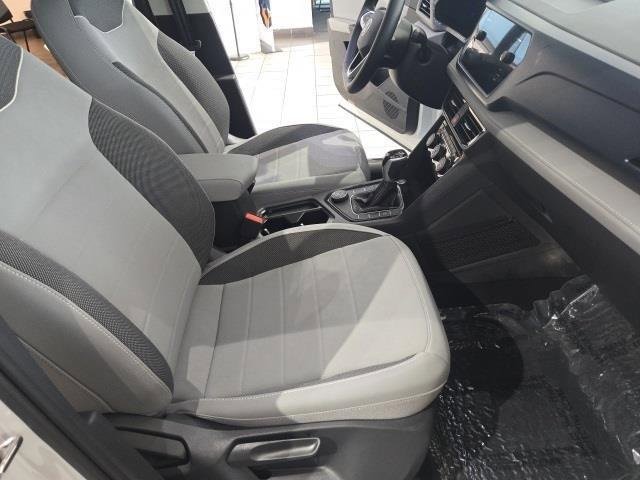 Certified 2024 Volkswagen Taos SE w/ Panoramic Sunroof Package image 7