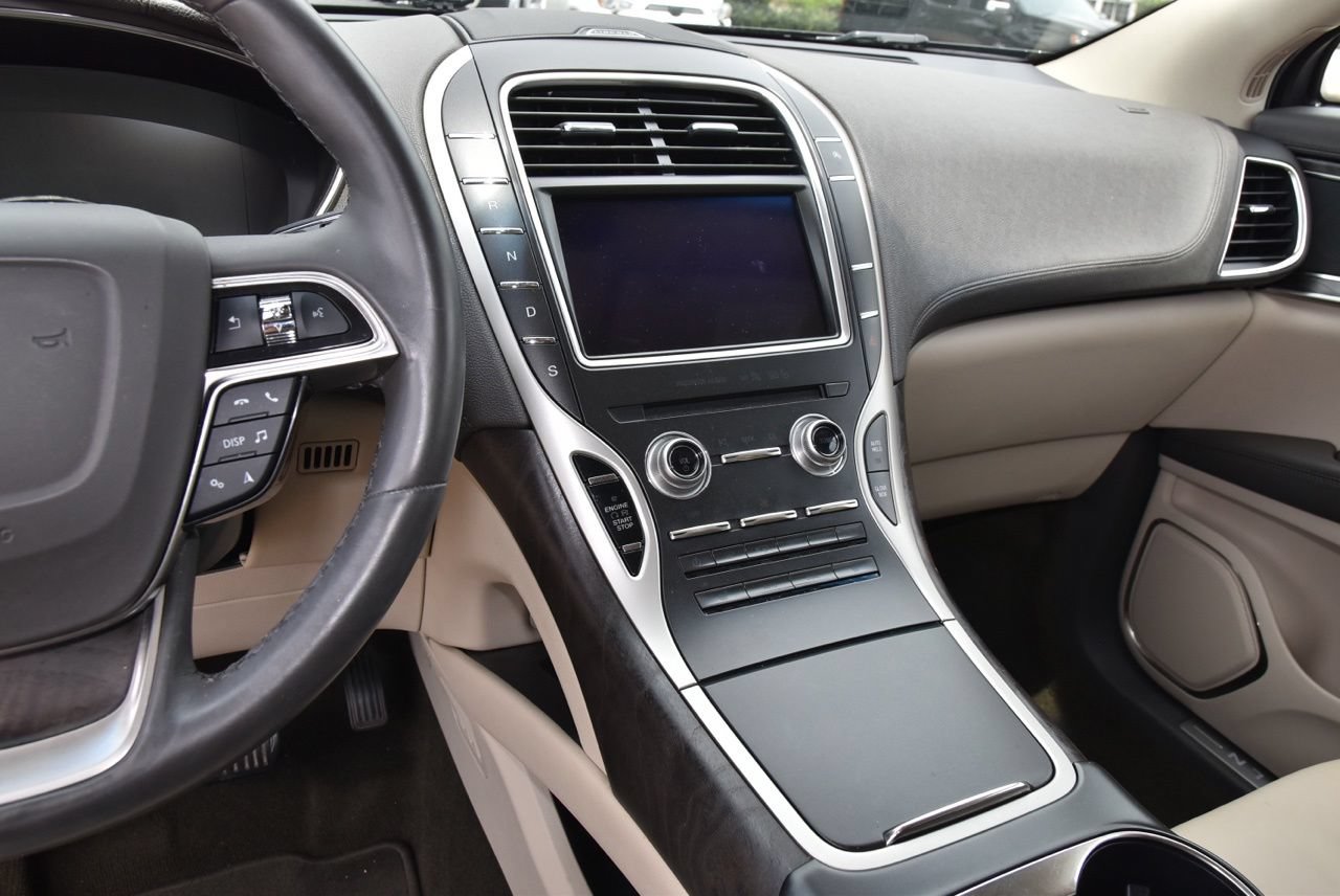 Used 2019 Lincoln Nautilus Select FWD image 11