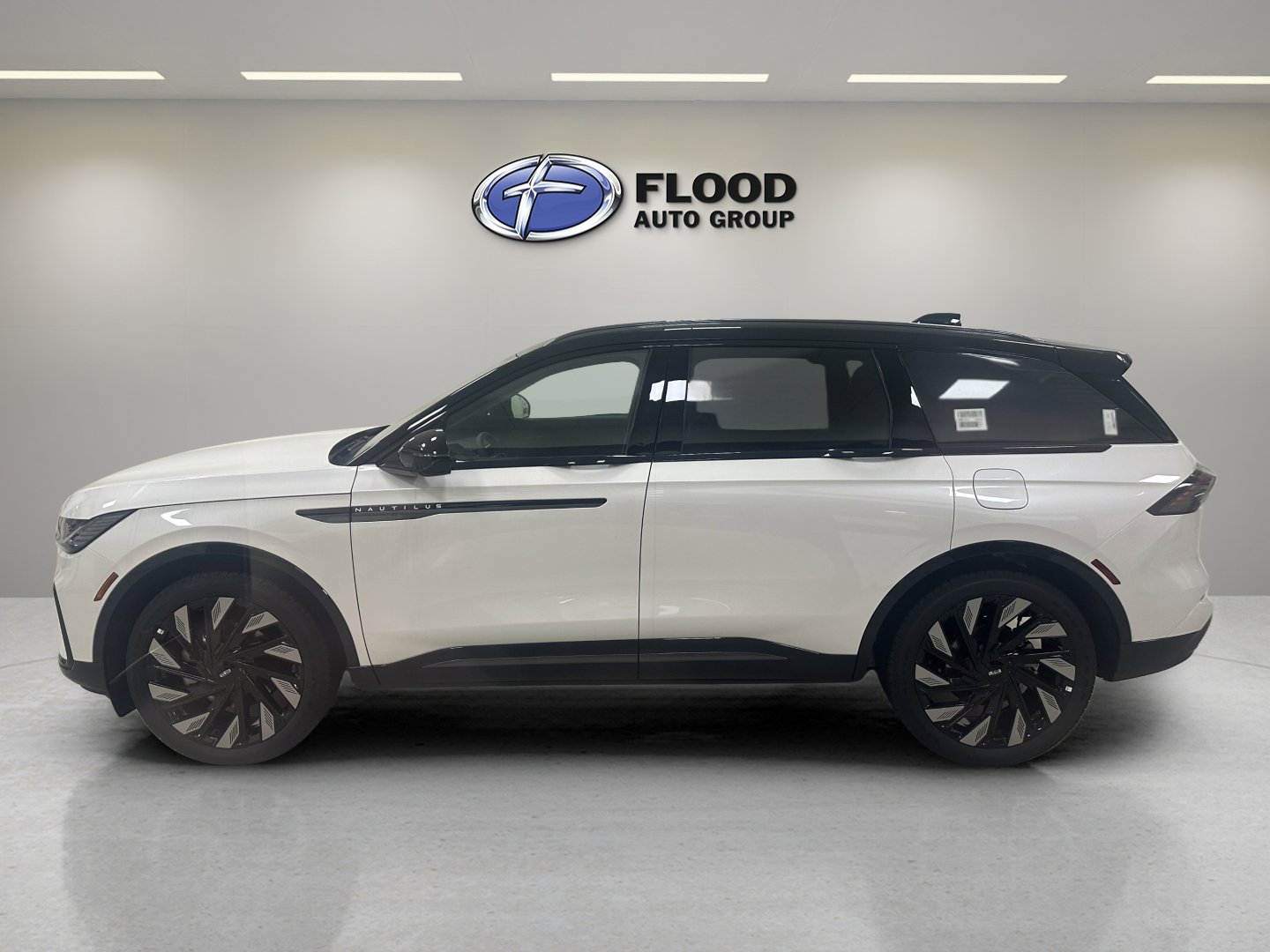 New 2026 Lincoln Nautilus Reserve w/ Jet Appearance Package image 4