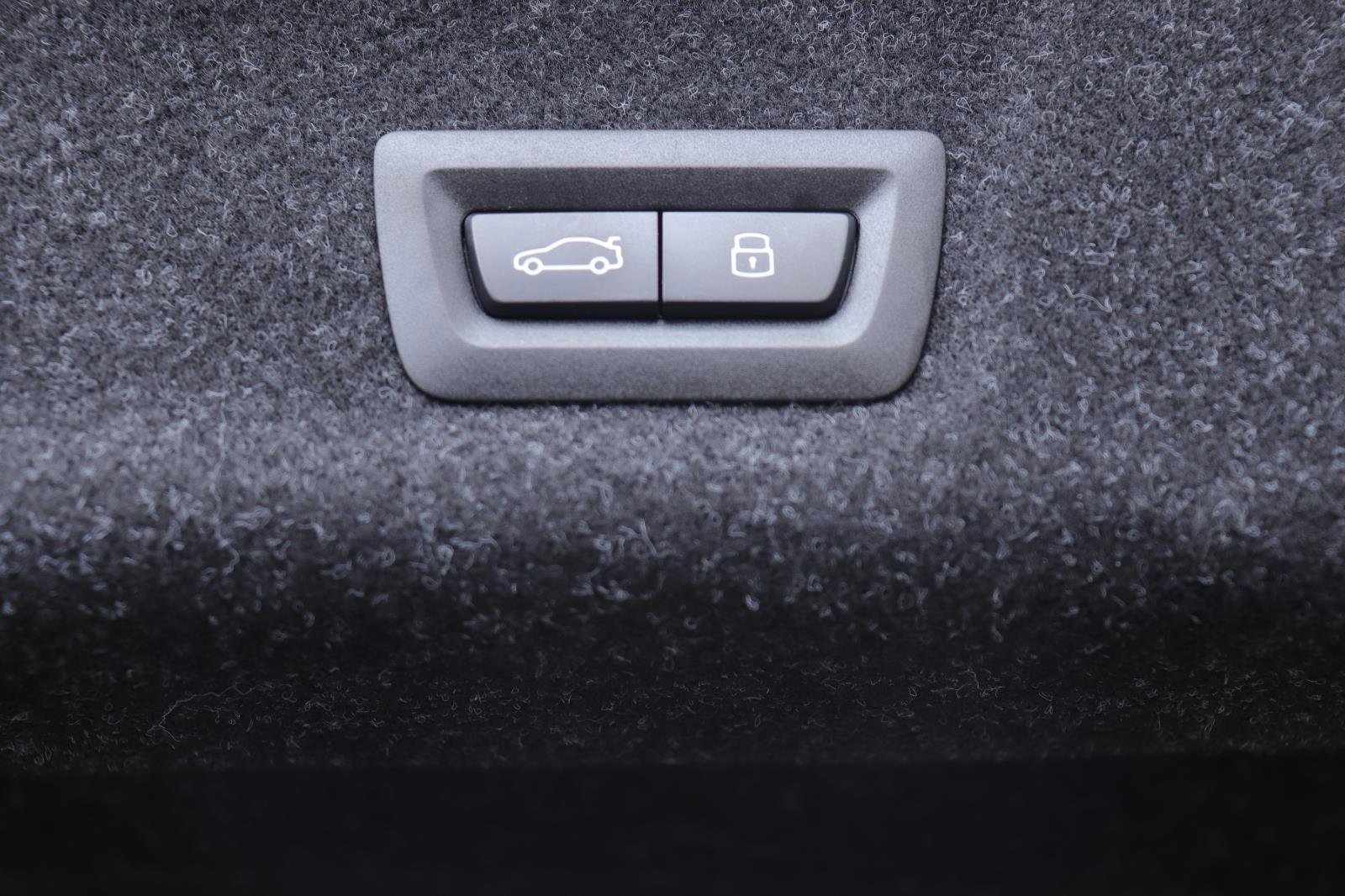 Used 2026 BMW 330i Sedan w/ M Sport Package image 15