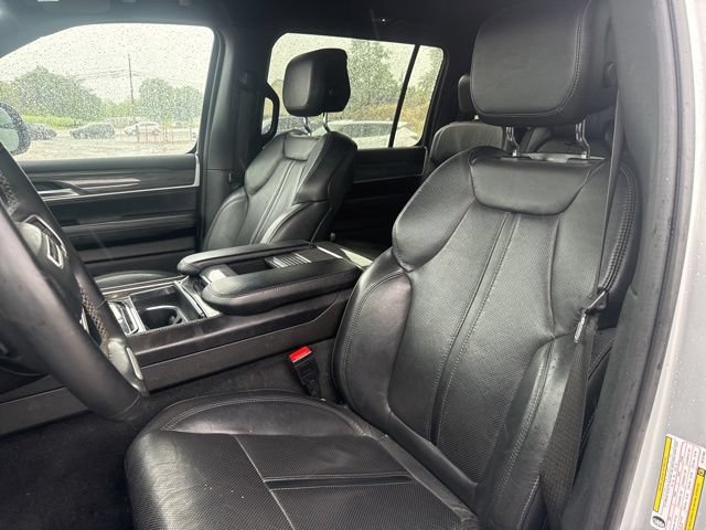 Used 2022 Jeep Wagoneer Series III AWD/4WD image 9