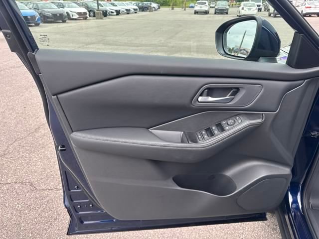 New 2026 Nissan Rogue SV image 12