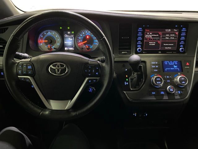 Certified 2019 Toyota Sienna SE Premium image 23