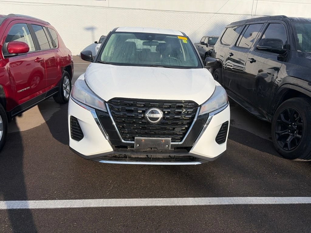 Used 2023 Nissan Kicks S FWD image 2