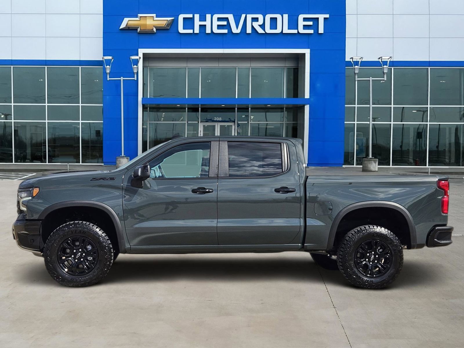 Certified 2026 Chevrolet Silverado 1500 ZR2 w/ Dark Appearance Package image 3