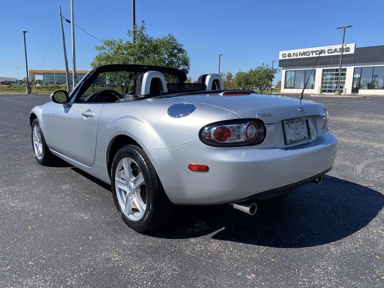 Used 2006 MAZDA MX-5 Miata Touring RWD image 13