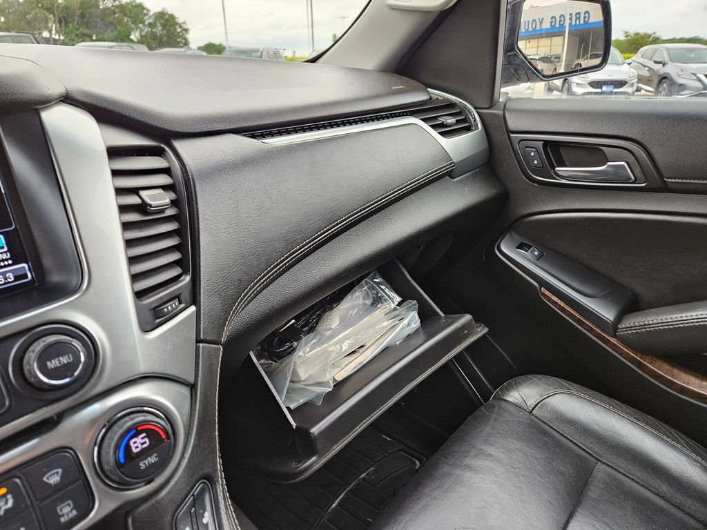Used 2018 Chevrolet Suburban LT AWD/4WD image 17