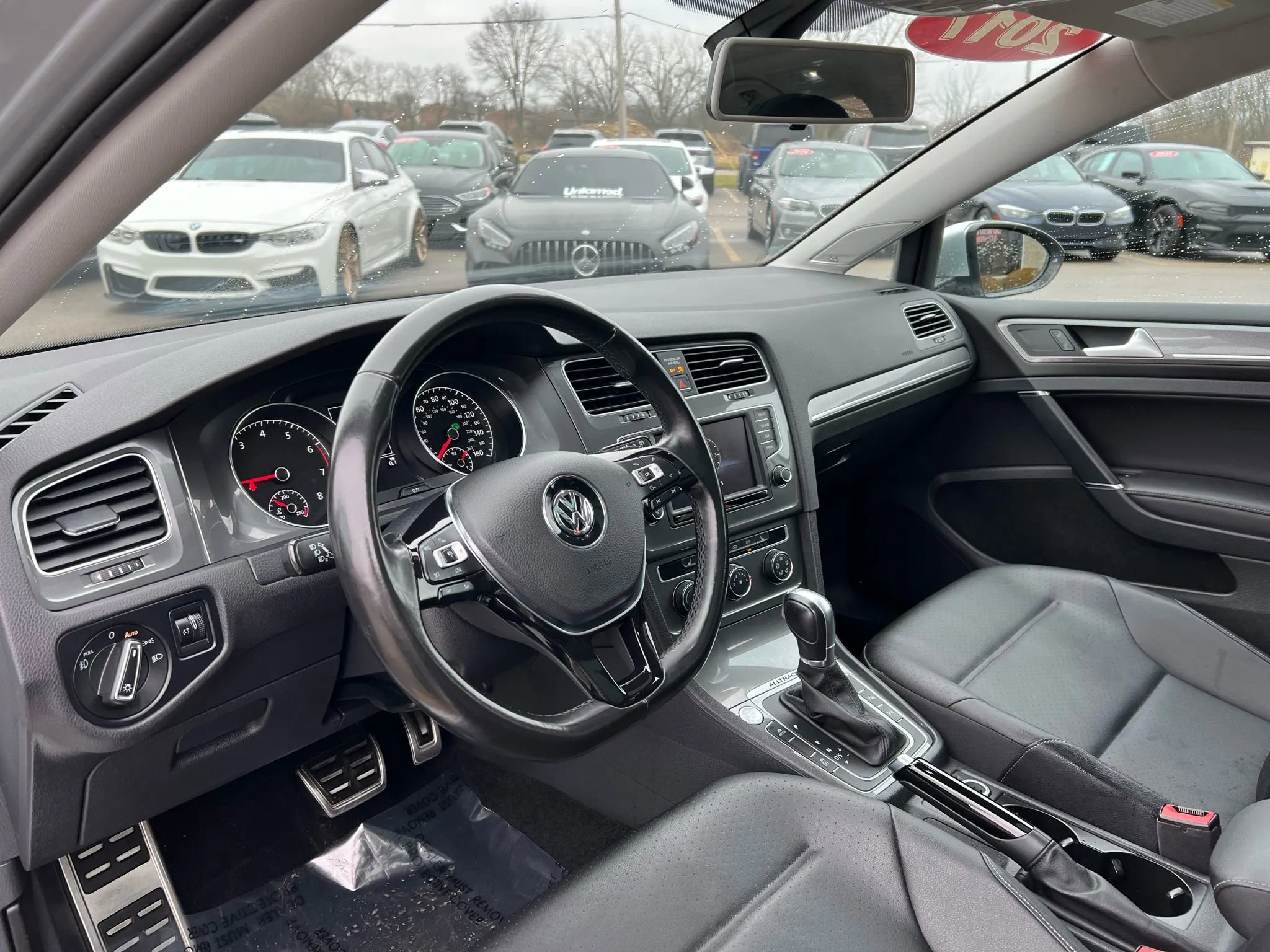 Used 2017 Volkswagen Golf Alltrack SE image 16