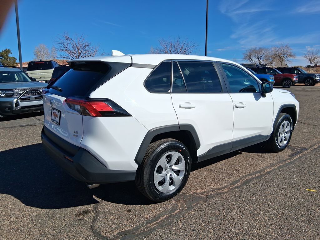 Used 2024 Toyota RAV4 LE image 5