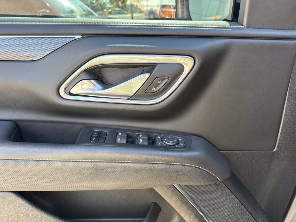 Used 2023 GMC Yukon AT4 w/ Technology Package AWD/4WD image 11