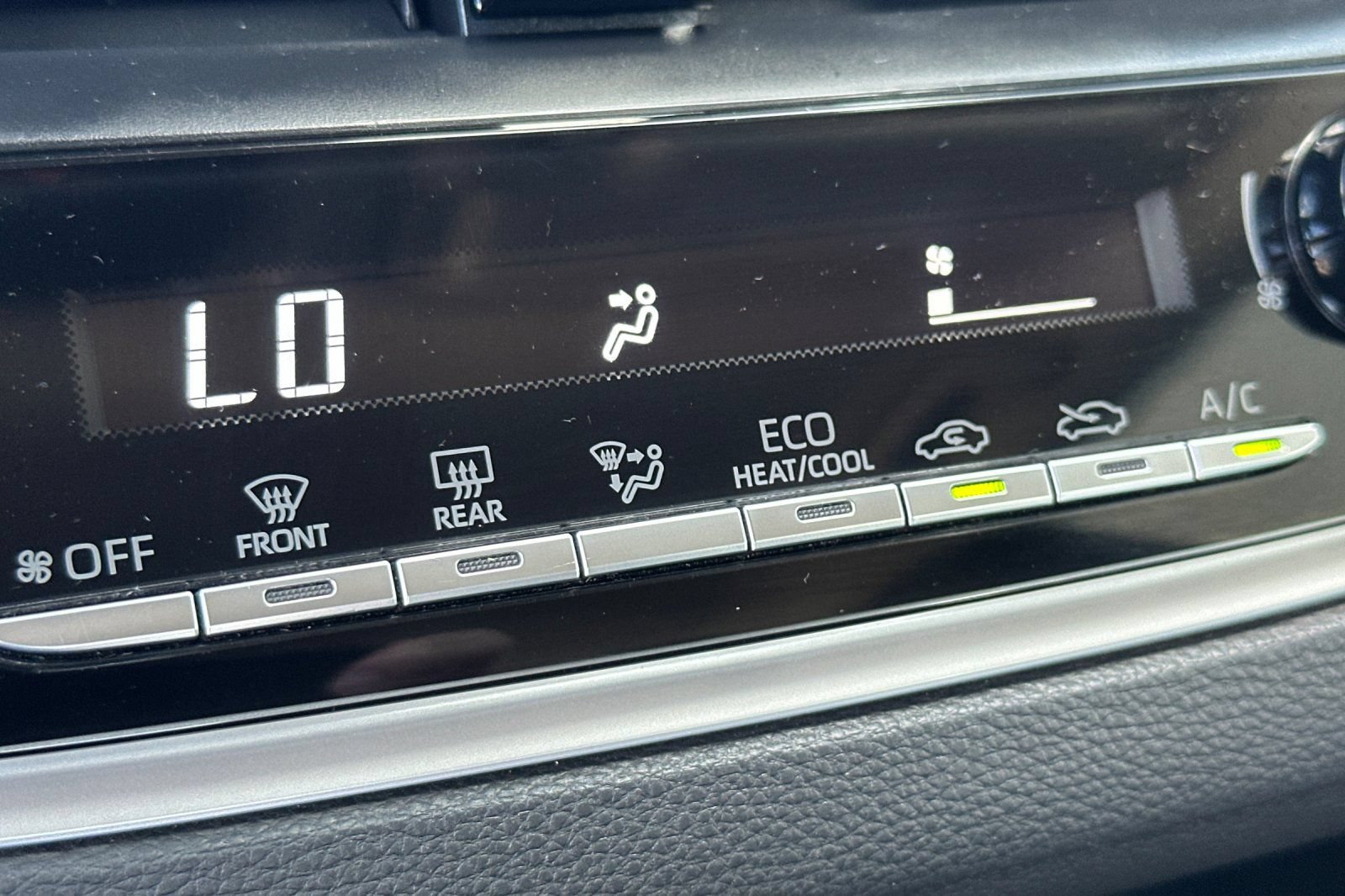 Used 2024 Toyota Corolla LE FWD image 30