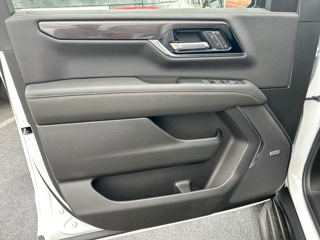 New 2026 GMC Yukon Elevation w/ LPO, Floor Liner Package AWD/4WD image 12