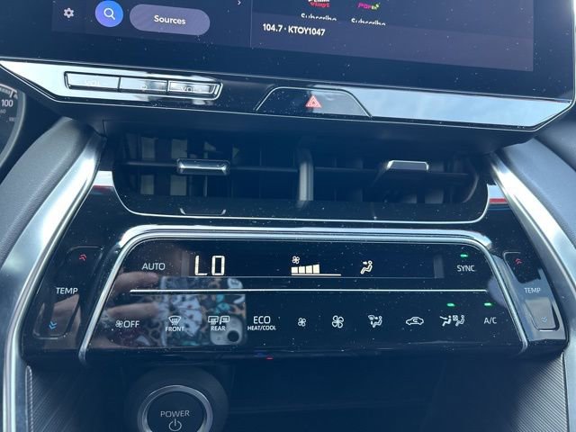 Used 2024 Toyota Venza XLE AWD/4WD image 24