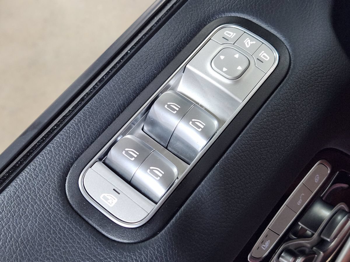Used 2024 Mercedes-Benz G 550 image 44