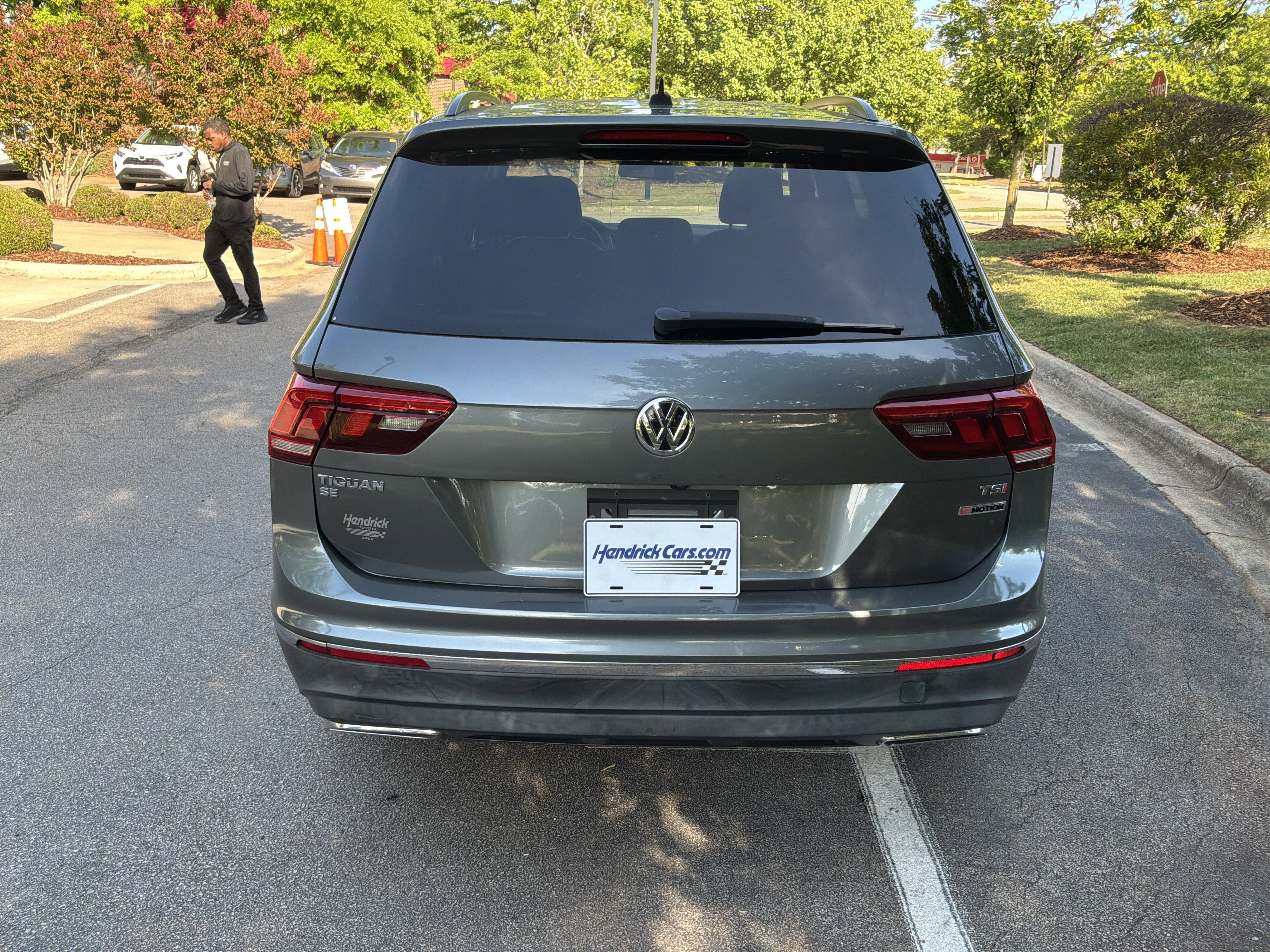 Used 2018 Volkswagen Tiguan SE AWD/4WD image 9