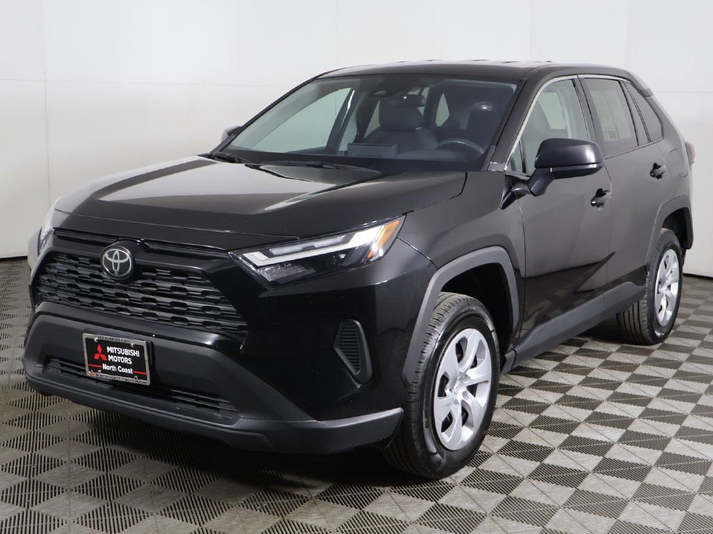 Used 2024 Toyota RAV4 LE image 5