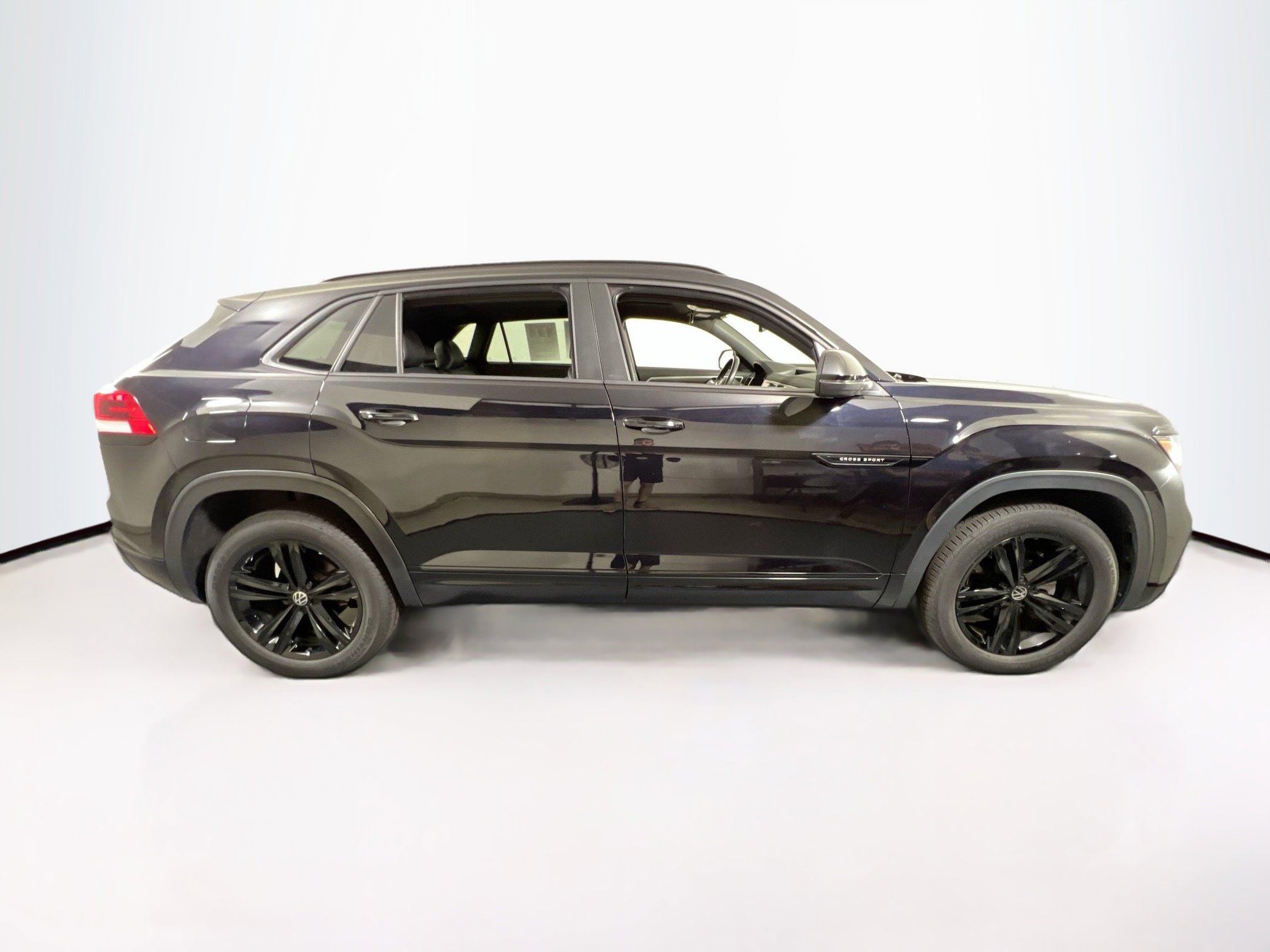 Used 2023 Volkswagen Atlas Cross Sport SEL R-Line image 4