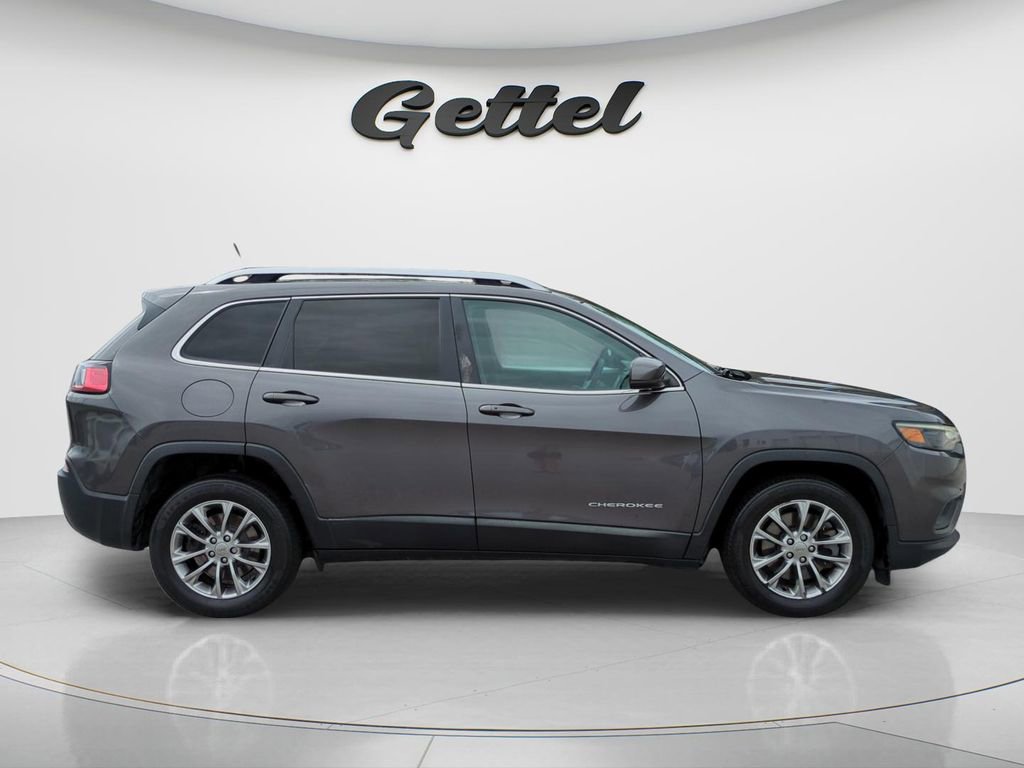Used 2020 Jeep Cherokee Latitude Plus w/ Trailer Tow Group FWD image 4