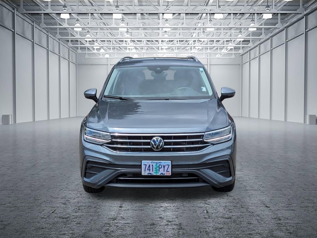 Certified 2024 Volkswagen Tiguan SE w/ Panoramic Sunroof Package image 8