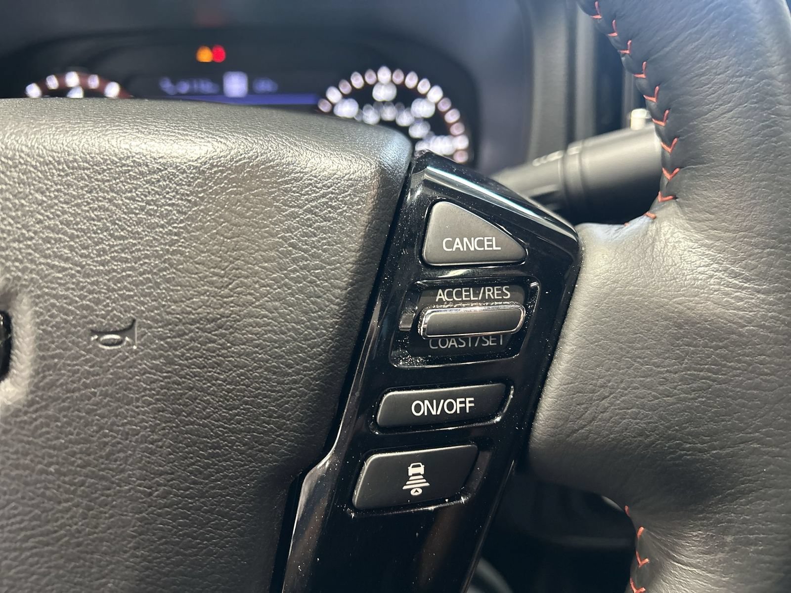 Certified 2025 Nissan Frontier PRO-4X w/ Pro Premium Package AWD/4WD image 22