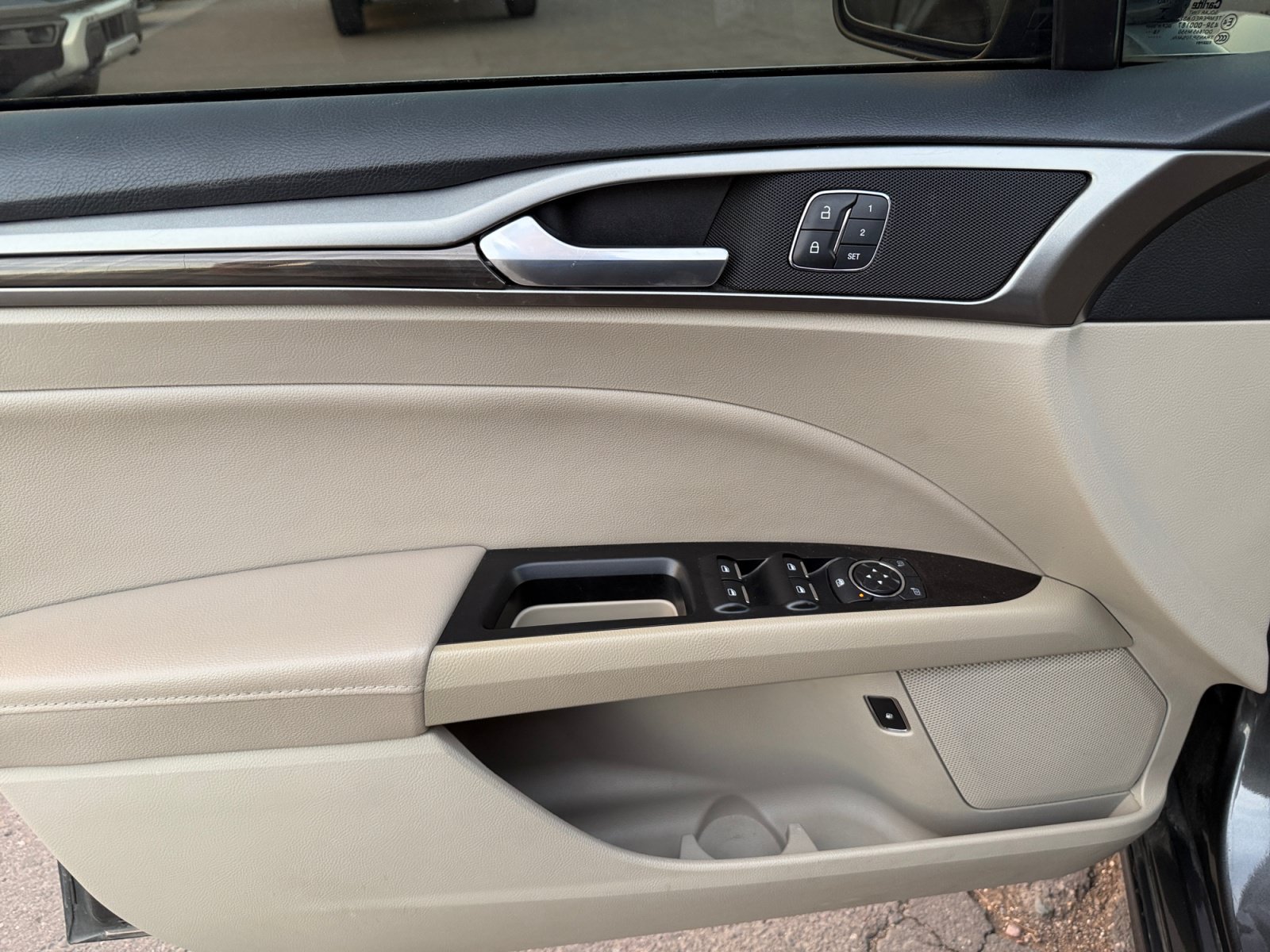 Used 2019 Ford Fusion SEL FWD image 17