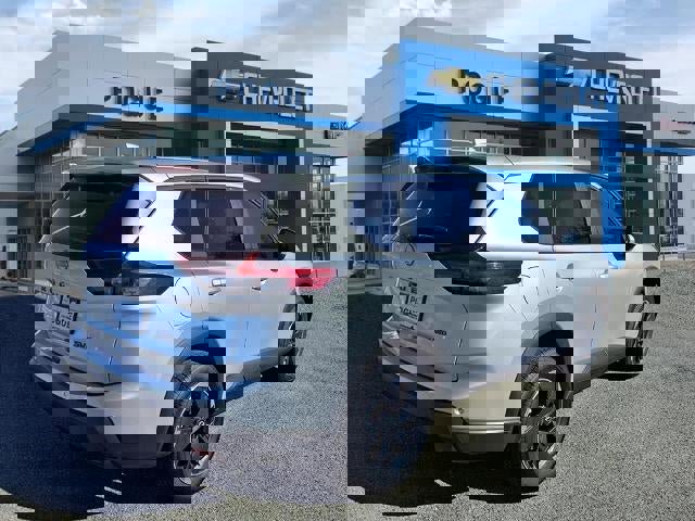 Used 2024 Nissan Rogue SV image 2