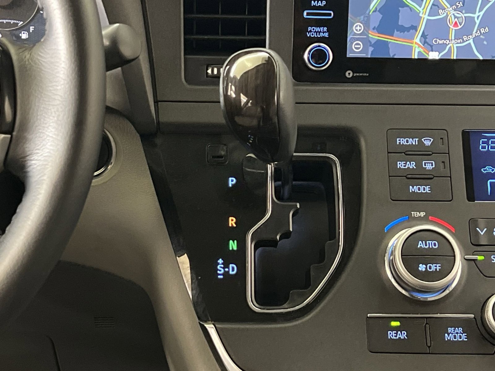 Used 2019 Toyota Sienna XLE w/ XLE Navigation Package image 20