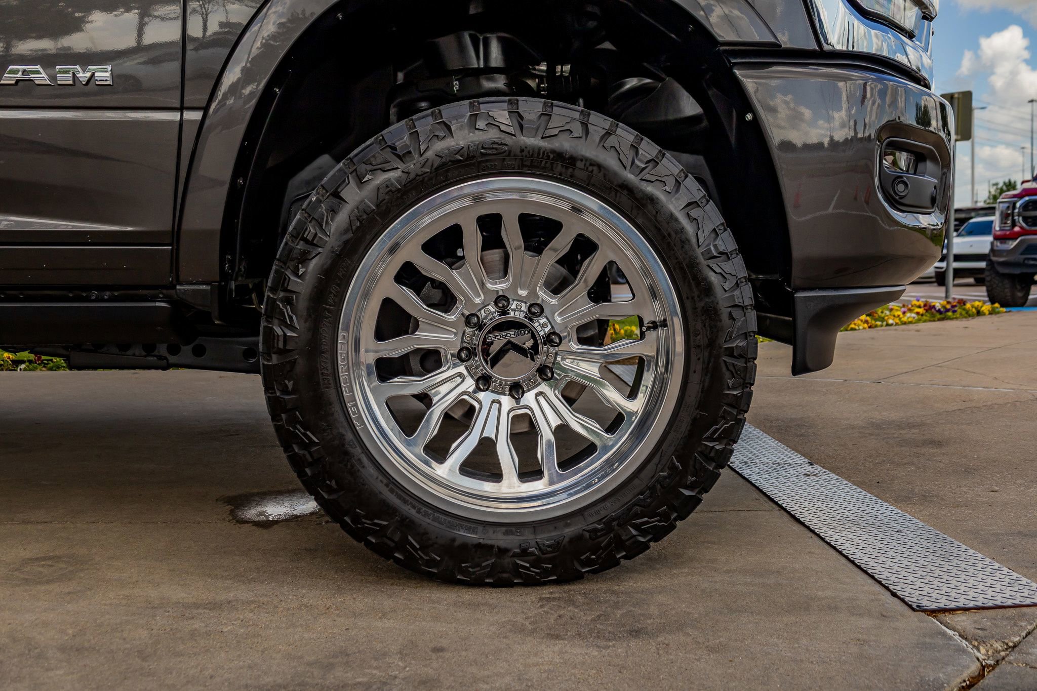 Used 2023 RAM 3500 Limited image 11