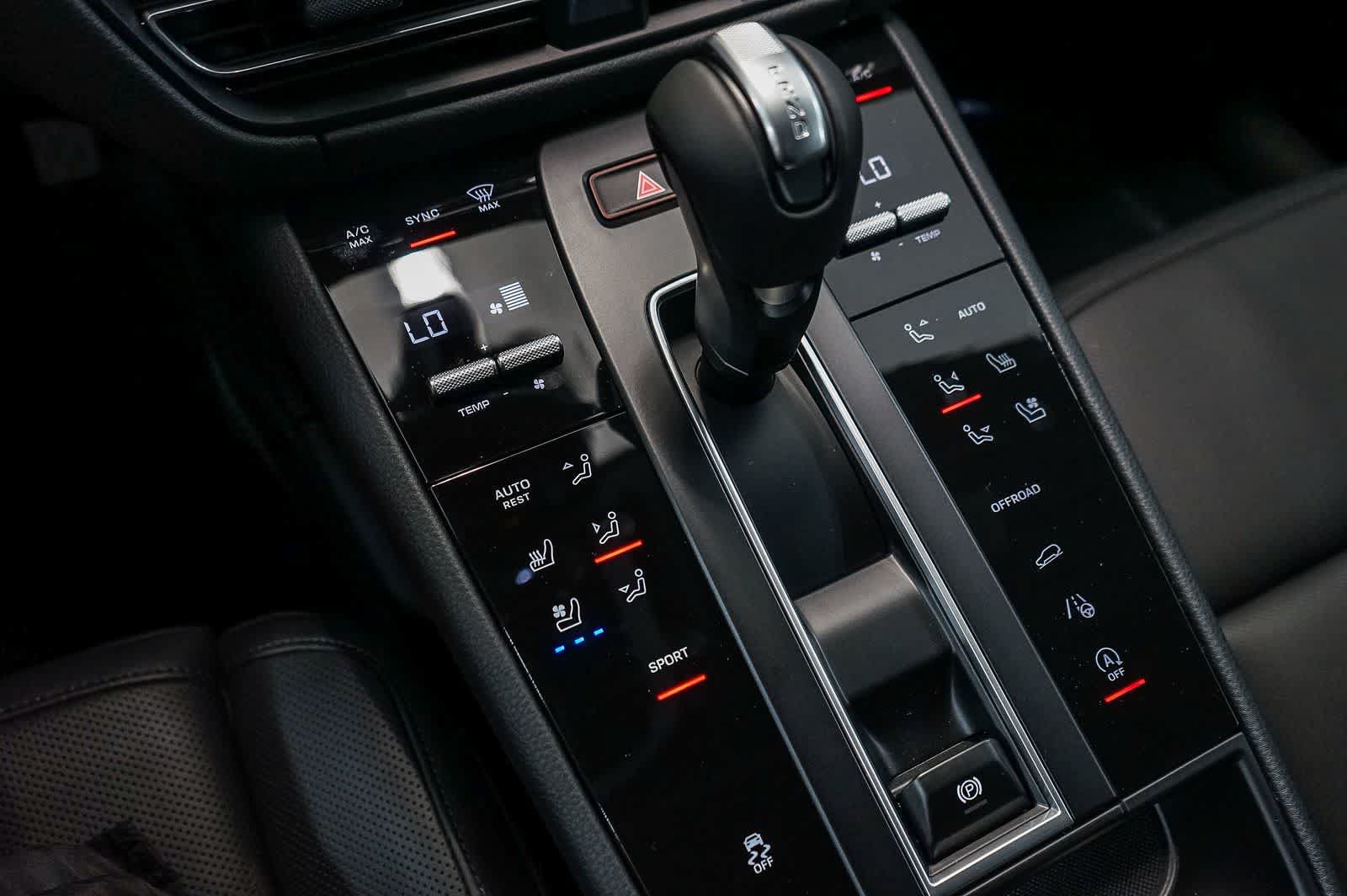 New 2026 Porsche Macan AWD/4WD image 25