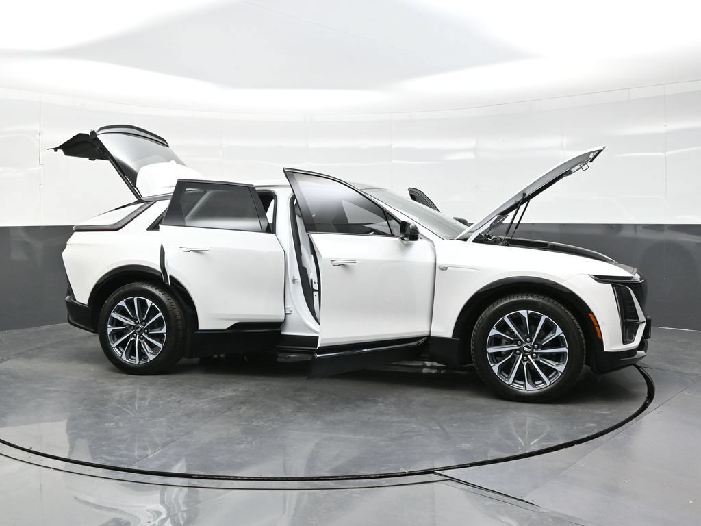 Certified 2024 Cadillac Lyriq Sport AWD/4WD image 43