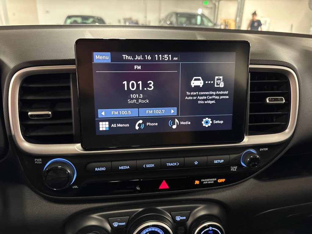 Used 2023 Hyundai Venue SEL w/ Cargo Package FWD image 17