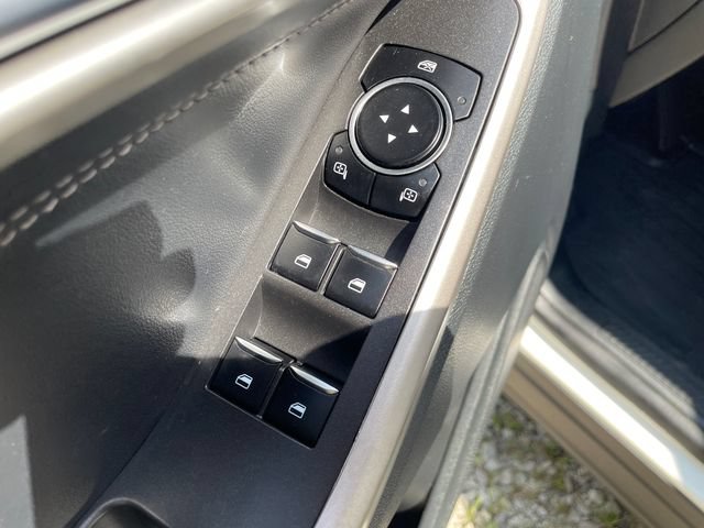 Used 2022 Ford Explorer XLT w/ Equipment Group 202A AWD/4WD image 27