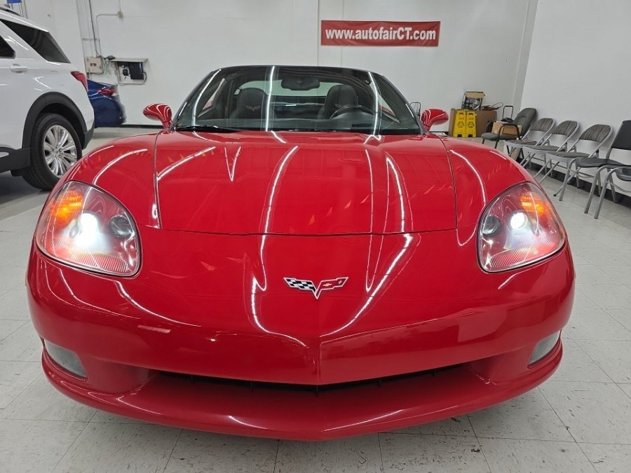 Used 2007 Chevrolet Corvette Coupe w/ Preferred Equipment Group RWD image 2