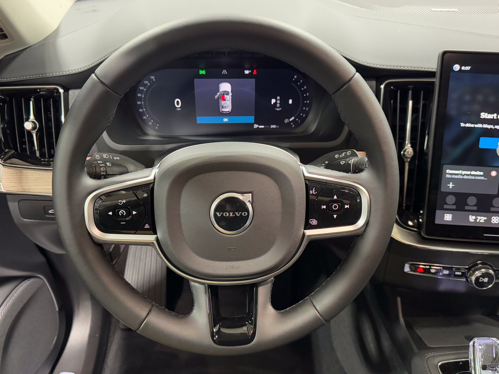 New 2026 Volvo XC90 B6 Plus w/ Protection Package Premier AWD/4WD image 18