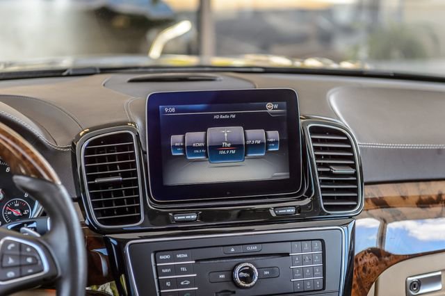 Used 2017 Mercedes-Benz GLS 550 4MATIC image 36