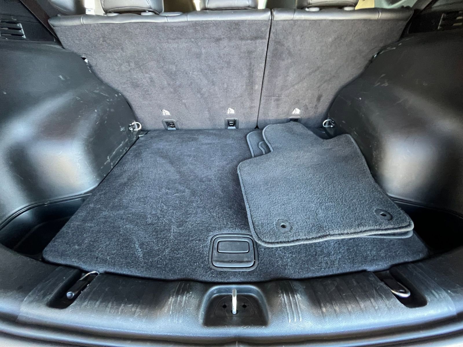 Used 2025 Jeep Compass Limited image 31